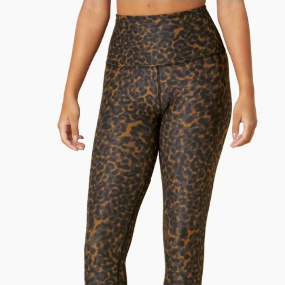 VGUC Beyond Yoga High Waisted Caught in the Midi Legging in Chai Tortoise